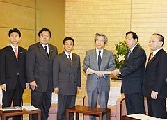 http://www.e-giin.net/_public/get_image.php?image_no=1452&element_type=4&id=kimukuni