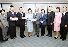 http://www.e-giin.net/_public/get_image.php?image_no=652&element_type=4&id=kimukuni